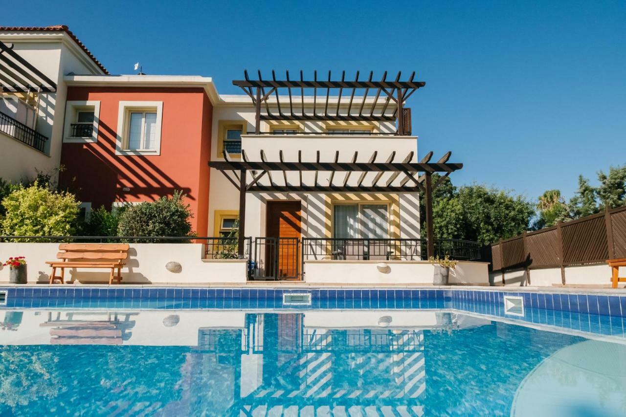 Aphrodite Gardens No.9 Luxury Apt Paphos ภายนอก รูปภาพ