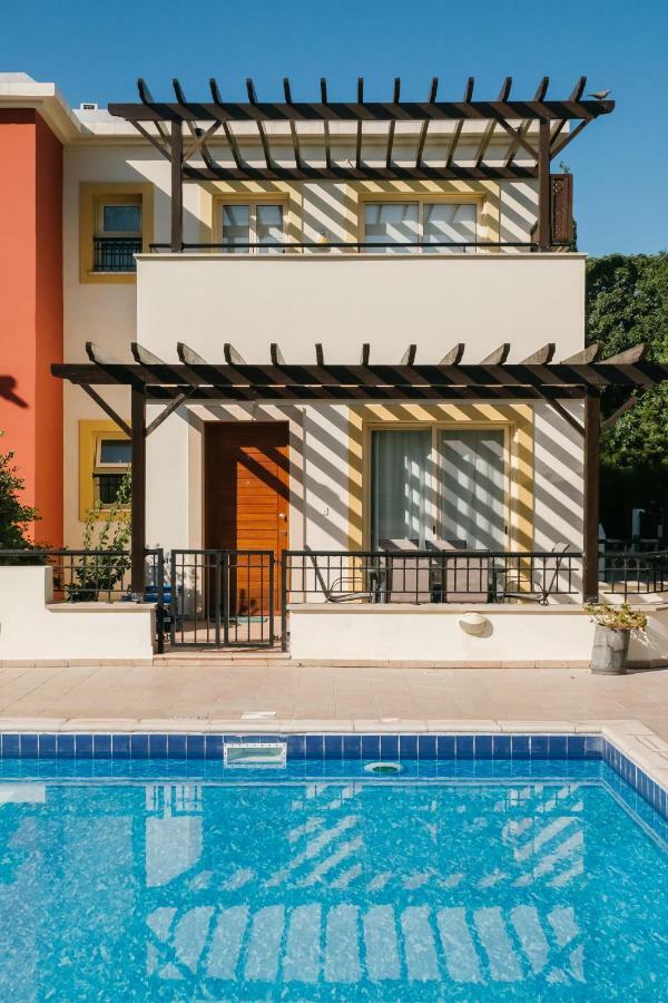 Aphrodite Gardens No.9 Luxury Apt Paphos ภายนอก รูปภาพ