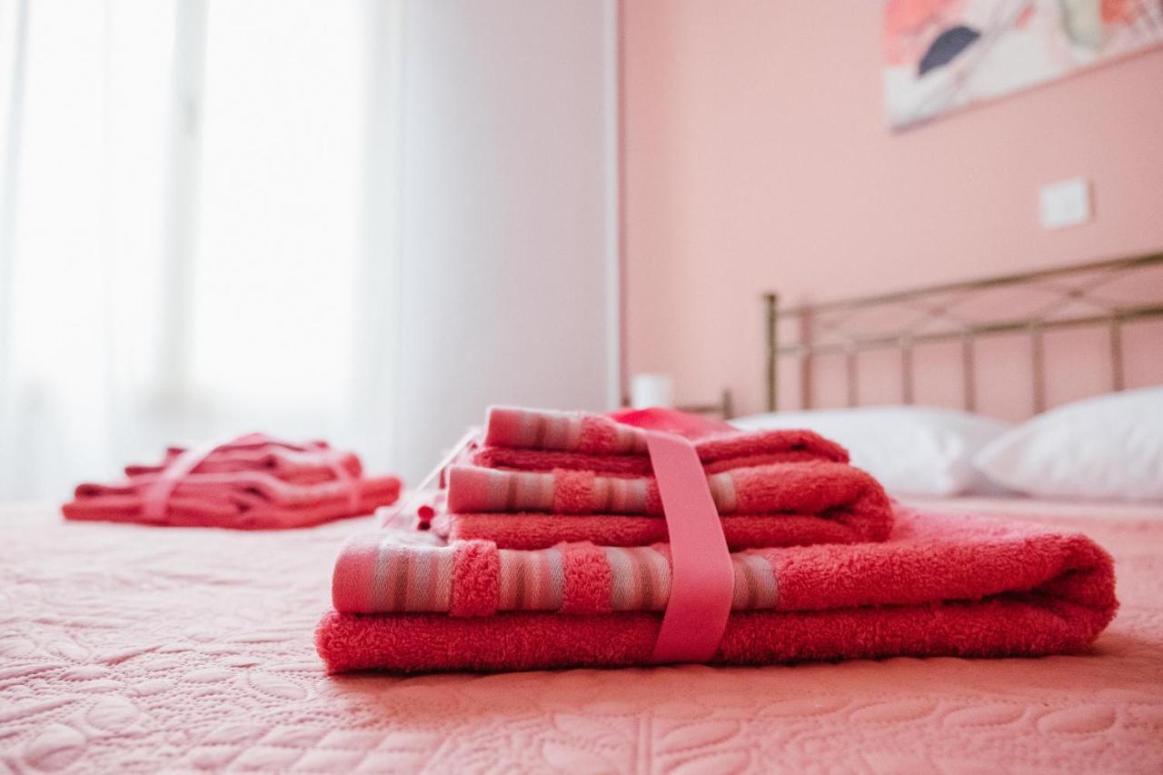Aphrodite Gardens No.9 Luxury Apt Paphos ภายนอก รูปภาพ